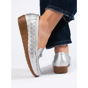 Stylové stříbrné  mokasíny dámské bez podpatku