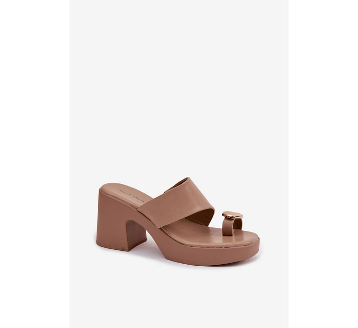 Klapky na podpatku model 225377 Step in style Klapky na podpatku model 225377 Step in style