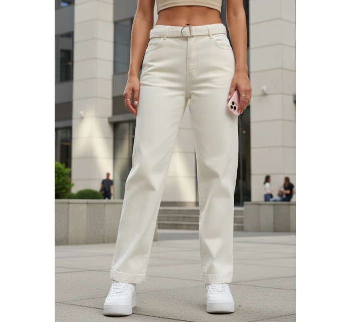 Jeansy damskie z wysokim stanem regular fit z paskiem kremowe FashionStreet UY2914 Jeansy damskie z wysokim stanem regular fit z paskiem kremowe FashionStreet UY2914