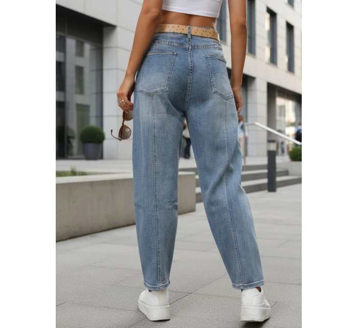 Jeansy damskie balloon fit z paskiem i zawieszką niebieskie FashionStreet UY2915 Jeansy damskie balloon fit z paskiem i zawieszką niebieskie FashionStreet UY2915