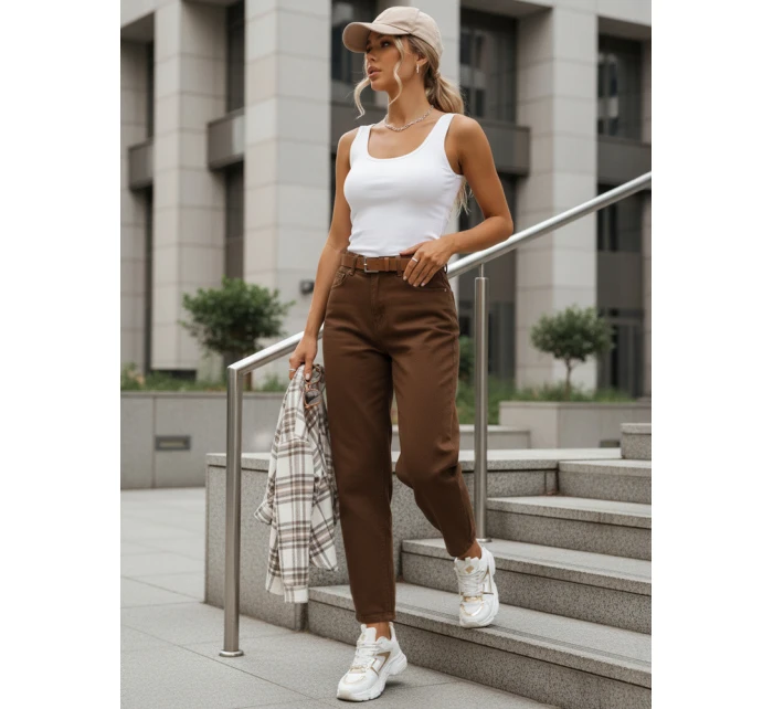 Spodnie damskie z wysokim stanem mom fit z paskiem brązowe FashionStreet UY2920 Spodnie damskie z wysokim stanem mom fit z paskiem brązowe FashionStreet UY2920