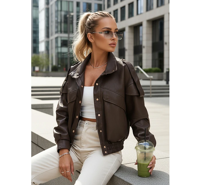 Dámská bunda z ekokůže s žebrovaným lemem a límcem hnědá FashionStreet TY5645 Dámská bunda z ekokůže s žebrovaným lemem a límcem hnědá FashionStreet TY5645