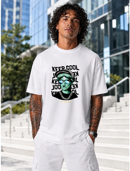 Tshirt męski oversize bawełniany z nadrukiem biały model 22216014 - FashionStreet Tshirt męski oversize bawełniany z nadrukiem biały model 22216014 - FashionStreet