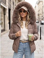 Pikowana kurtka damska z futrzanym kapturem beżowa FashionStreet TY5893 Pikowana kurtka damska z futrzanym kapturem beżowa FashionStreet TY5893
