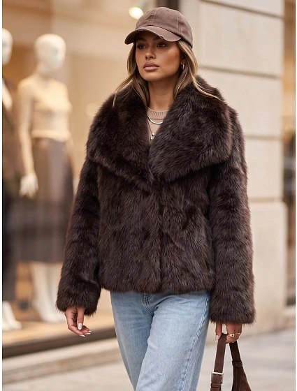 Krátký dámský kožich s širokým límcem, hnědý, FashionStreet TY5906 Krátký dámský kožich s širokým límcem, hnědý, FashionStreet TY5906