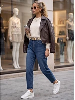 Jeansy damskie z paskiem mom fit niebieskie FashionStreet UY3118 Jeansy damskie z paskiem mom fit niebieskie FashionStreet UY3118