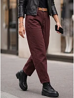 Jeansy damskie z wysokim stanem mom fit z paskiem bordowe FashionStreet UY3121 Jeansy damskie z wysokim stanem mom fit z paskiem bordowe FashionStreet UY3121