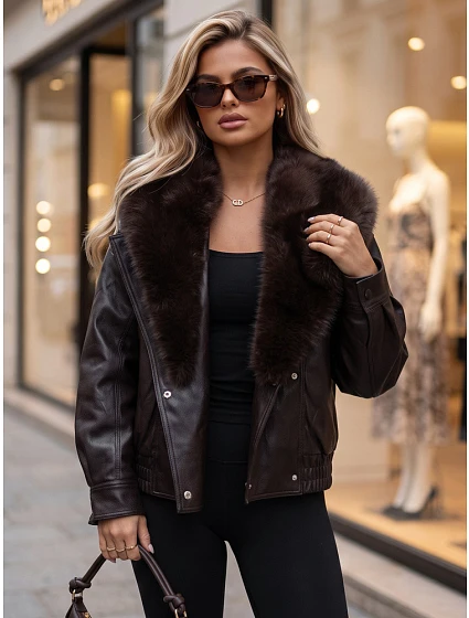 Kurtka damska skórzana zimowa z futerkiem brązowa model 22371815 - FashionStreet Kurtka damska skórzana zimowa z futerkiem brązowa model 22371815 - FashionStreet