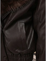Kurtka damska skórzana zimowa z futerkiem brązowa model 22371815 - FashionStreet Kurtka damska skórzana zimowa z futerkiem brązowa model 22371815 - FashionStreet