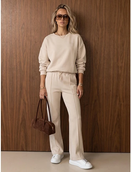 Komplet damski dresowy z szerokimi spodniami beżowy FashionStreet AY1227 Komplet damski dresowy z szerokimi spodniami beżowy FashionStreet AY1227