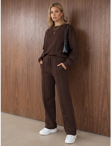 Komplet damski dresowy z szerokimi spodniami brązowy FashionStreet AY1230 Komplet damski dresowy z szerokimi spodniami brązowy FashionStreet AY1230
