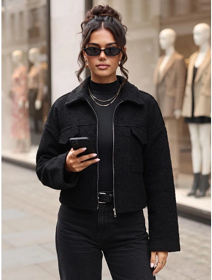 Krótka kurtka damska typu baranek na zamek czarna FashionStreet TY6059 Krótka kurtka damska typu baranek na zamek czarna FashionStreet TY6059