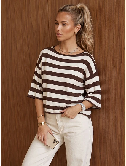 Dámský oversize svetr s hnědo-bílými pruhy FashionStreet MY2607 Dámský oversize svetr s hnědo-bílými pruhy FashionStreet MY2607
