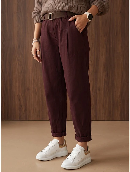 Spodnie damskie chinosy z paskiem bordowe FashionStreet UY3186 Spodnie damskie chinosy z paskiem bordowe FashionStreet UY3186