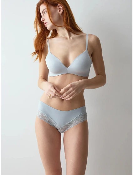 Kalhotky Lovely Micro Hipster šedé Pearl Grey - TRIUMPH Kalhotky Lovely Micro Hipster šedé Pearl Grey - TRIUMPH
