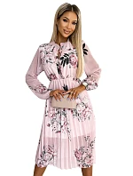 449-4 CARLA Plisowana sukienka midi z guziczkami i długim rękawkiem - RÓŻE na tle pastelowego różu 449-4 CARLA Plisowana sukienka midi z guziczkami i długim rękawkiem - RÓŻE na tle pastelowego różu