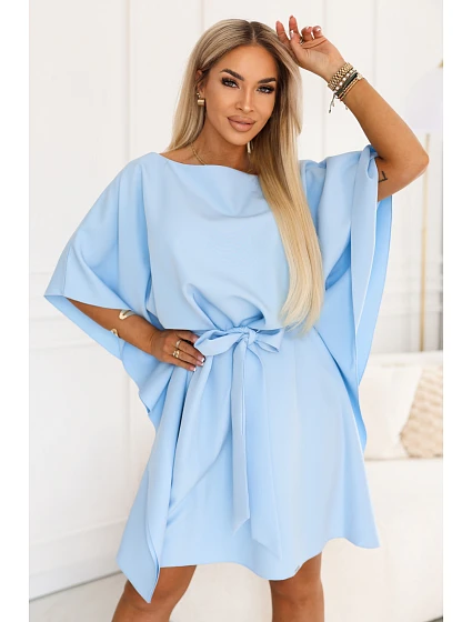 287-43 SOFIA Motýlí šaty se zavazováním v pase - světle modré 287-43 SOFIA Motýlí šaty se zavazováním v pase - světle modré