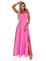 643-6 Elegantní večerní maxi šaty s rozparkem a růžemi - cukrově růžové