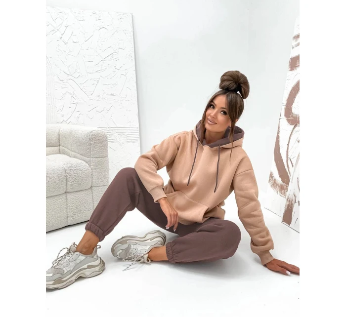 Hrubší dvoubarevná dámská tepláková souprava v čokoládové barvě (VE102) Hrubší dvoubarevná dámská tepláková souprava v čokoládové barvě (VE102)