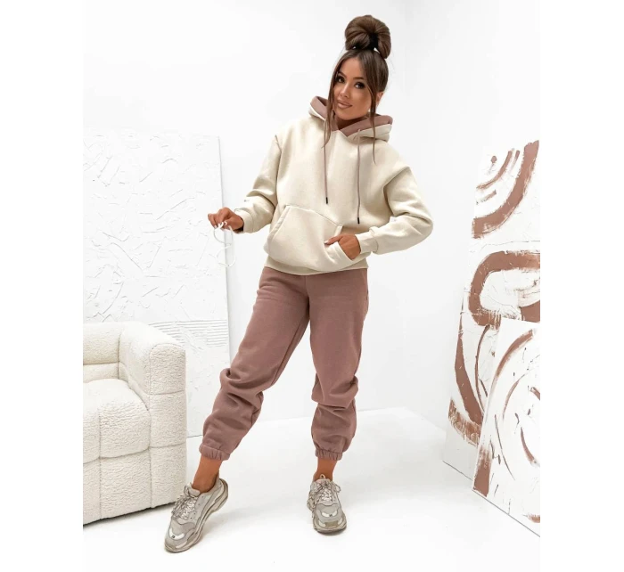 Hrubší dvoubarevná dámská tepláková souprava v barvě cappuccino (VE102) Hrubší dvoubarevná dámská tepláková souprava v barvě cappuccino (VE102)