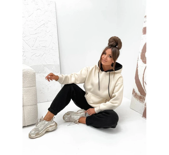 Černá hrubší dvoubarevná dámská tepláková souprava (VE102) Černá hrubší dvoubarevná dámská tepláková souprava (VE102)