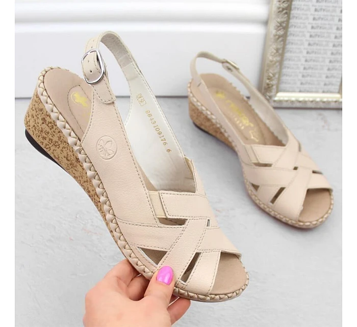 Kožené pohodlné sandály Rieker W RKR682 beige Kožené pohodlné sandály Rieker W RKR682 beige