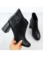 Elegantní černé kožené boty Jezzi na jehlovém podpatku model 21905504