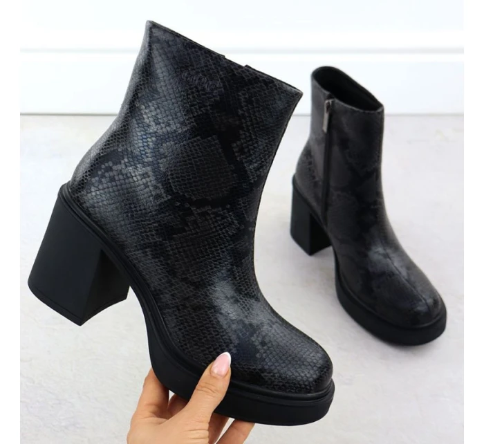Dámské kožené boty na jehlovém podpatku z hadí kůže černé Goe SS2N4152 Dámské kožené boty na jehlovém podpatku z hadí kůže černé Goe SS2N4152
