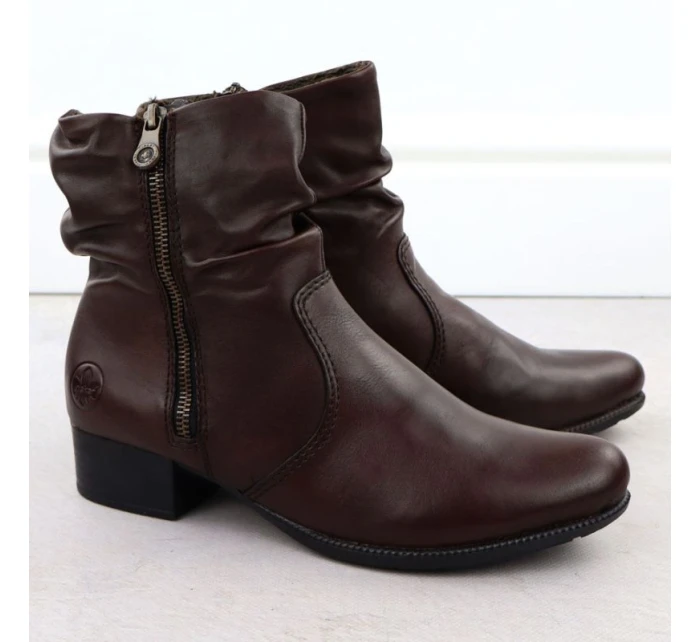 Dámské hnědé kožené boty na podpatku Rieker 78656-00 Dámské hnědé kožené boty na podpatku Rieker 78656-00