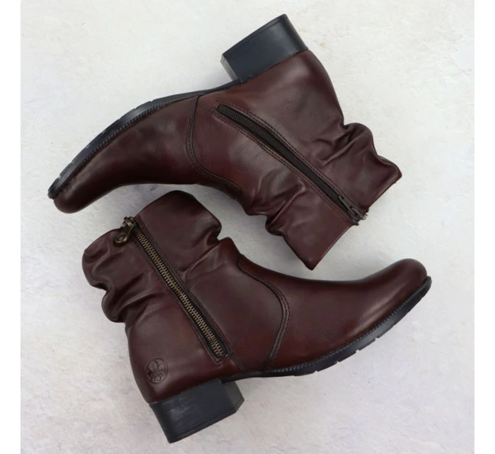 Dámské hnědé kožené boty na podpatku Rieker 78656-00 Dámské hnědé kožené boty na podpatku Rieker 78656-00