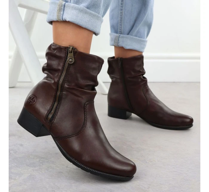 Dámské hnědé kožené boty na podpatku Rieker 78656-00 Dámské hnědé kožené boty na podpatku Rieker 78656-00