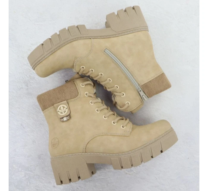 Dámské boty na klínku béžové model 21906115 - Rieker Dámské boty na klínku béžové model 21906115 - Rieker