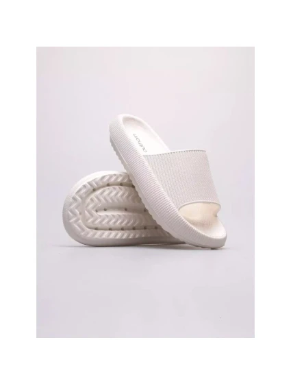 Dámské pěnové žabky na pláž Outhorn OTHWSS24FSLIF004-11S Dámské pěnové žabky na pláž Outhorn OTHWSS24FSLIF004-11S