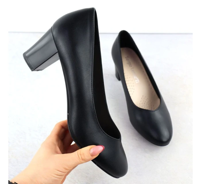 Dámské nízké lodičky na jehlovém podpatku černé Sergio model 21906133 - LEONE Dámské nízké lodičky na jehlovém podpatku černé Sergio model 21906133 - LEONE