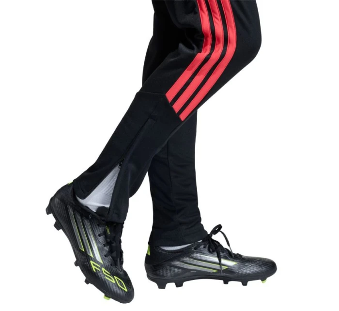 Dětské kalhoty adidas Tiro 26 League Slim černo-červené JY7115 Dětské kalhoty adidas Tiro 26 League Slim černo-červené JY7115