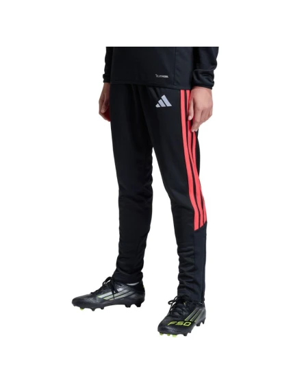 Dětské kalhoty adidas Tiro 26 League Slim černo-červené JY7115 Dětské kalhoty adidas Tiro 26 League Slim černo-červené JY7115