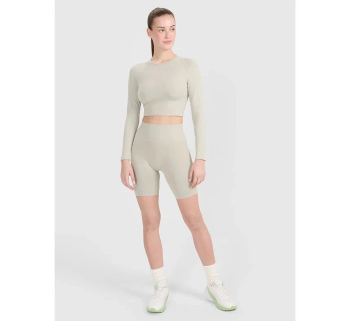 Dámské tričko 4F 4FRSS25TFLOF486-83S s crop-topem a dlouhým rukávem s výřezem na zádech Dámské tričko 4F 4FRSS25TFLOF486-83S s crop-topem a dlouhým rukávem s výřezem na zádech