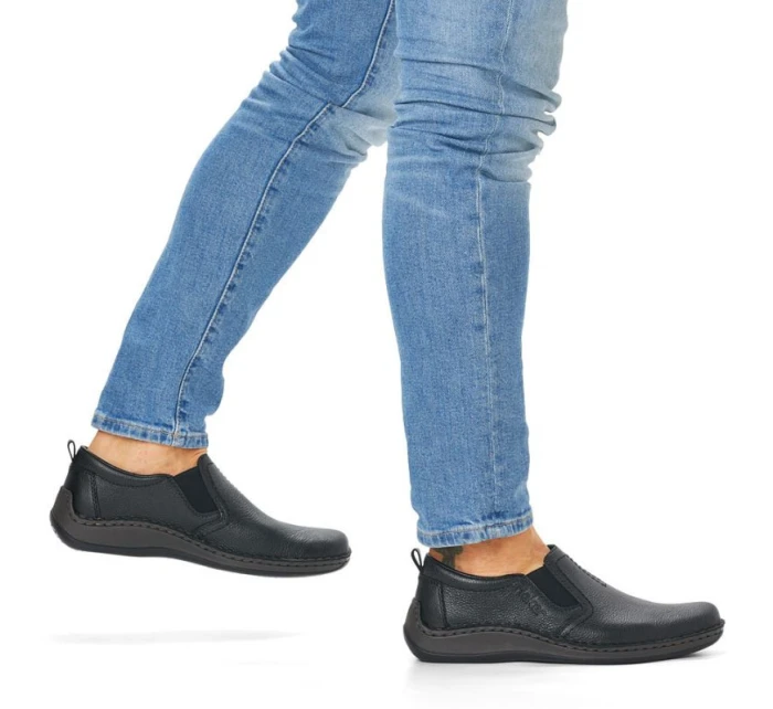 Černá pánská kožená nazouvací obuv model 21914285 - Rieker Černá pánská kožená nazouvací obuv model 21914285 - Rieker