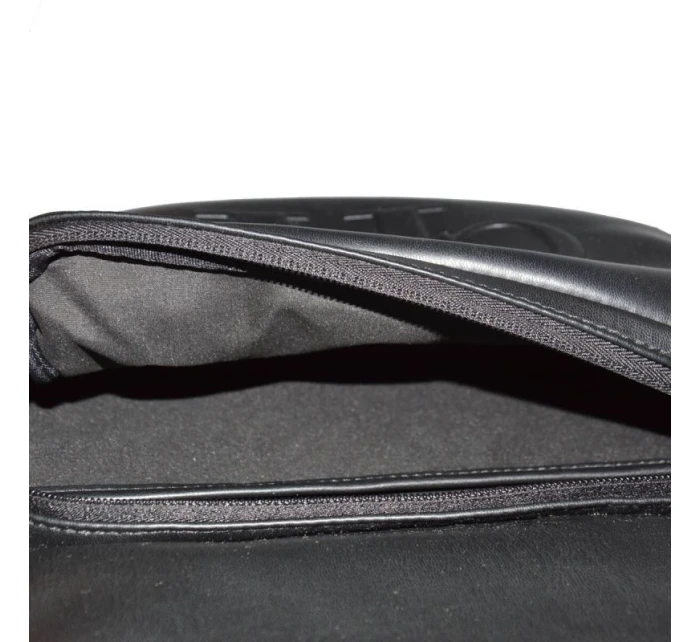 Kožený batoh na notebook Calvin Klein černý - model 21931330 Kožený batoh na notebook Calvin Klein černý - model 21931330
