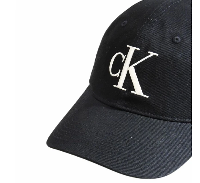 Calvin KleinCK Jeans Kšiltovka s popruhem černá - LZ04G5024G-UB1 Calvin KleinCK Jeans Kšiltovka s popruhem černá - LZ04G5024G-UB1