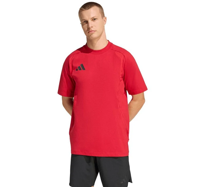 Pánské tričko adidas Tiro 26 Travel Tee červené KD1121 pánské Pánské tričko adidas Tiro 26 Travel Tee červené KD1121 pánské