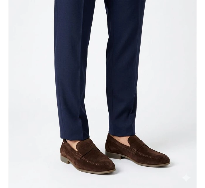 Pánské mokasíny Bugatti 311-AW660-1400-6100 z měkkého semiše v čokoládové barvě Pánské mokasíny Bugatti 311-AW660-1400-6100 z měkkého semiše v čokoládové barvě