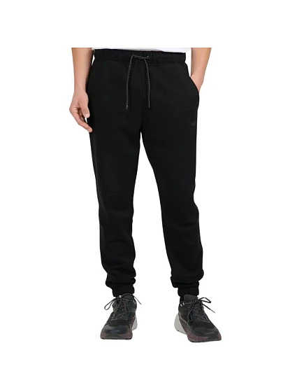 Pánské kalhoty 4F CAS M1673 tmavě černé 4FWMM00TTROM1673 20S Pánské kalhoty 4F CAS M1673 tmavě černé 4FWMM00TTROM1673 20S