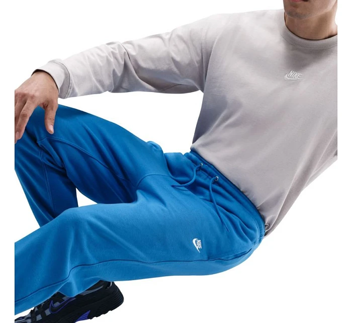 Pánské kalhoty Nike Club modré FN3801 435 Pánské kalhoty Nike Club modré FN3801 435