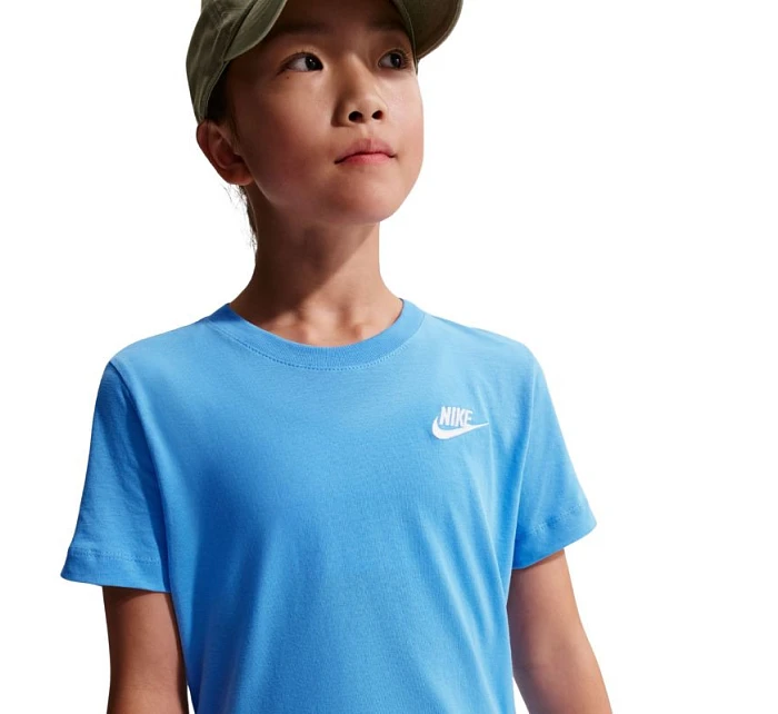 Dětské tričko Nike Sportswear světle modré FZ5177 412 Dětské tričko Nike Sportswear světle modré FZ5177 412