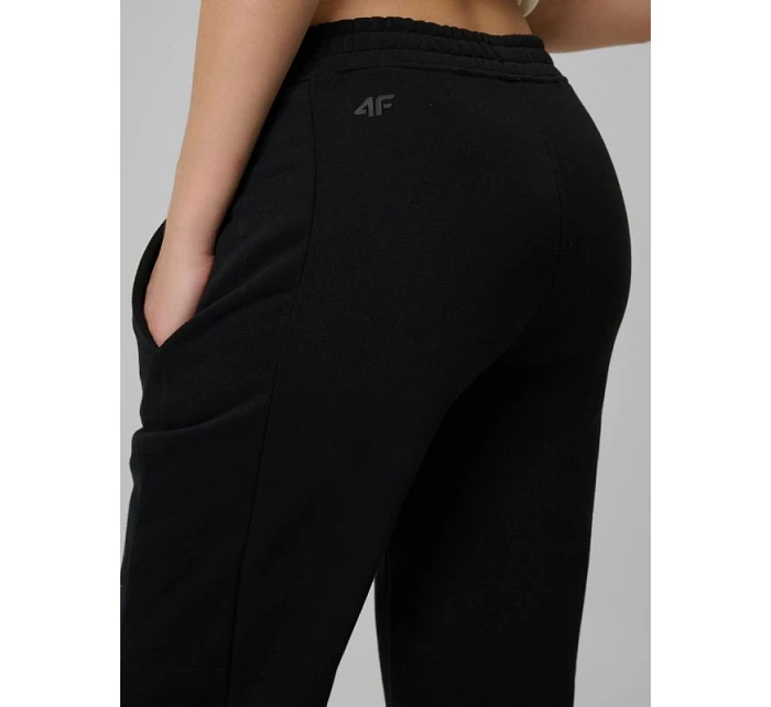 Dámské tepláky typu jogger model 22115334 - 4F Dámské tepláky typu jogger model 22115334 - 4F