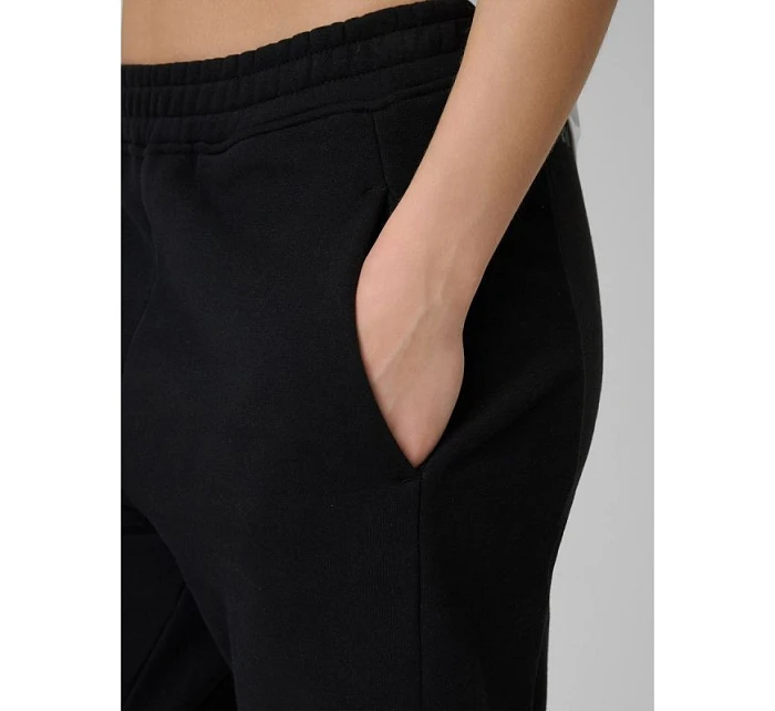 Dámské tepláky typu jogger model 22115334 - 4F Dámské tepláky typu jogger model 22115334 - 4F