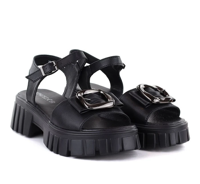 Dámské kožené sandály na platformě se zdobením černé Vinceza 26-79611 Dámské kožené sandály na platformě se zdobením černé Vinceza 26-79611