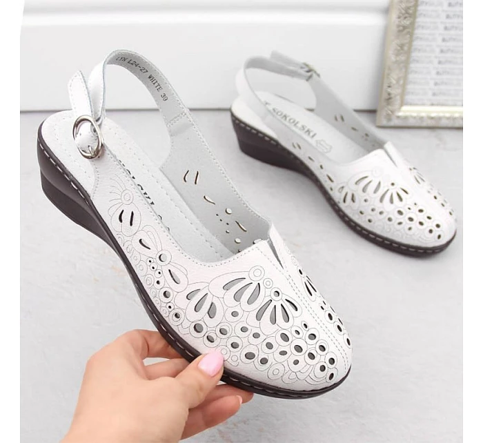 Dámské pohodlné celokožené ažurové sandály bílé T.Sokolski L26-27 Dámské pohodlné celokožené ažurové sandály bílé T.Sokolski L26-27