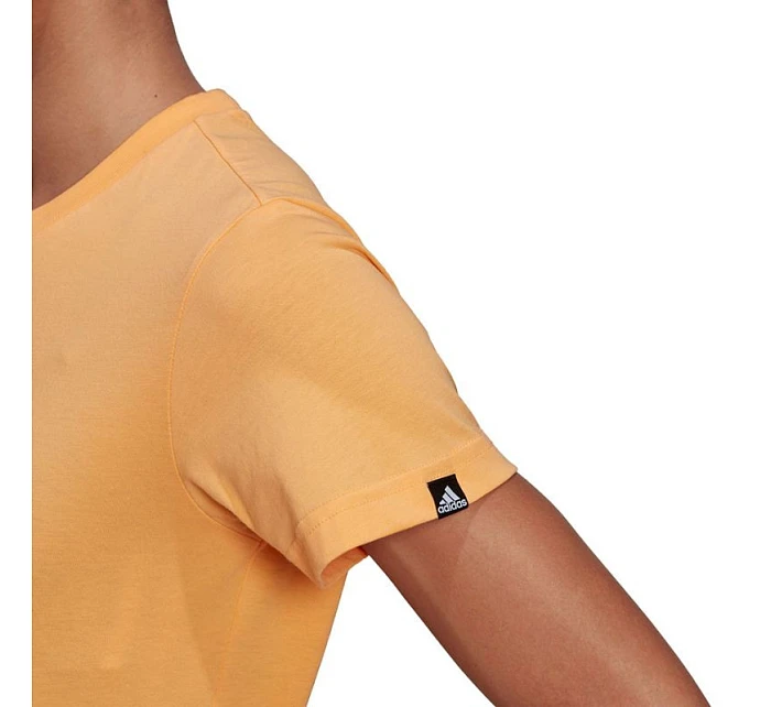 Tričko adidas s květinovým vzorem W GL1030 Tričko adidas s květinovým vzorem W GL1030